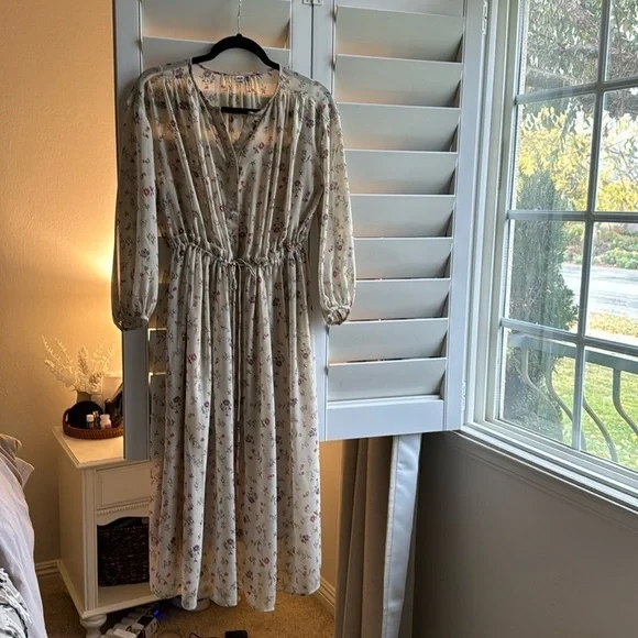 Uniqlo Joy of Print Floral Maxi Dress - Picture 3 of 11